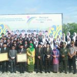 Foto bersama dengan Forkompimda dan penerima hadiah lomba-640x393