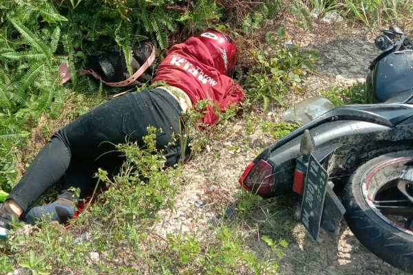 kecelakaan di desa kemuning muda bunga raya siak